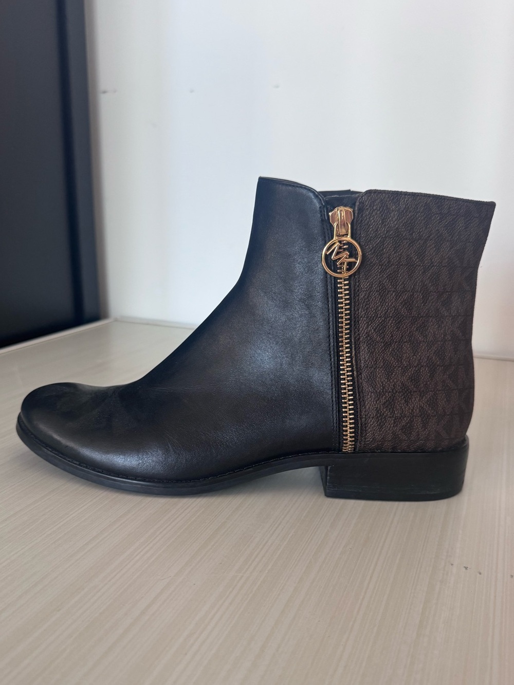 Michael Kors Classic Ankle Boots Black/Brown MK Monogram Size 9